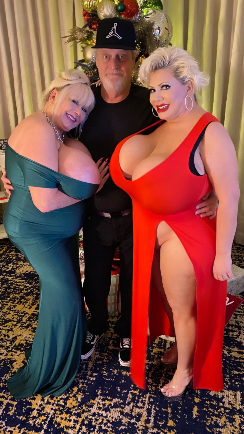 Bimbo Huge Boobs (Claudia) #4MPoTWSc