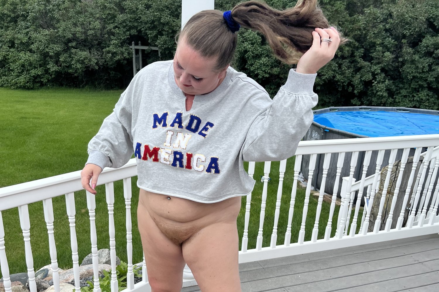 Fat mom Ginger outside #HVsCLkzu