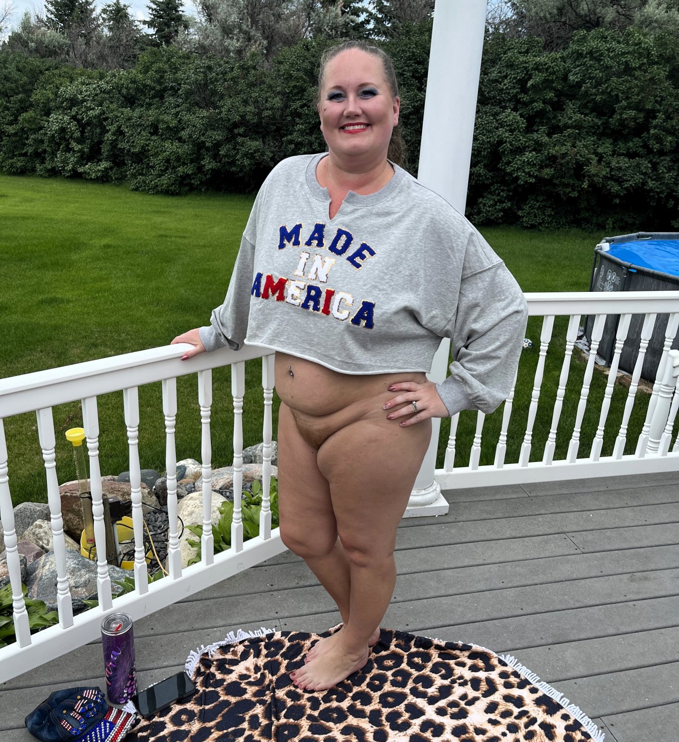 Fat mom Ginger outside #JSDeCslh