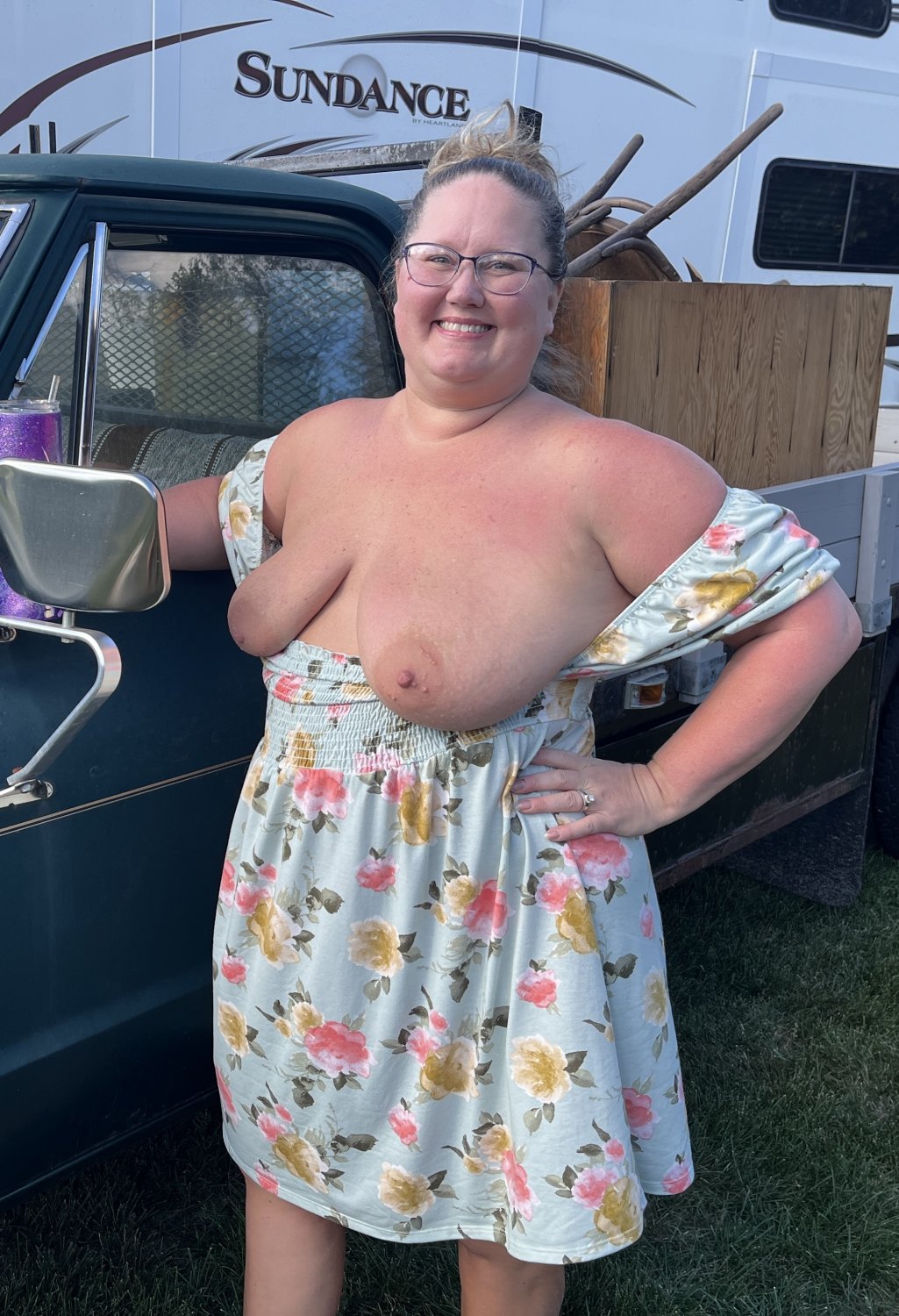 Fat mom Ginger outside #ogszts2N