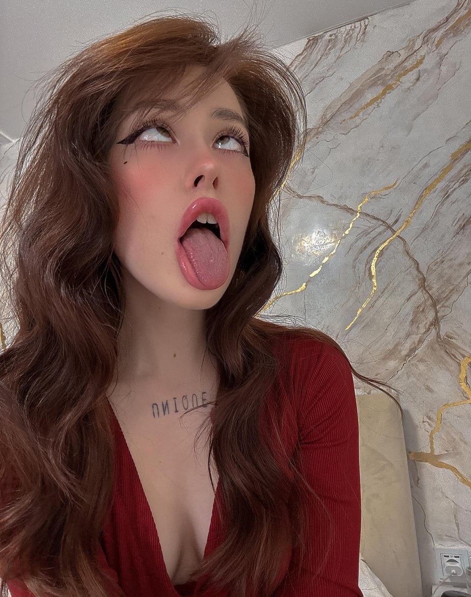 Goth slut submitted #Monqu3BC